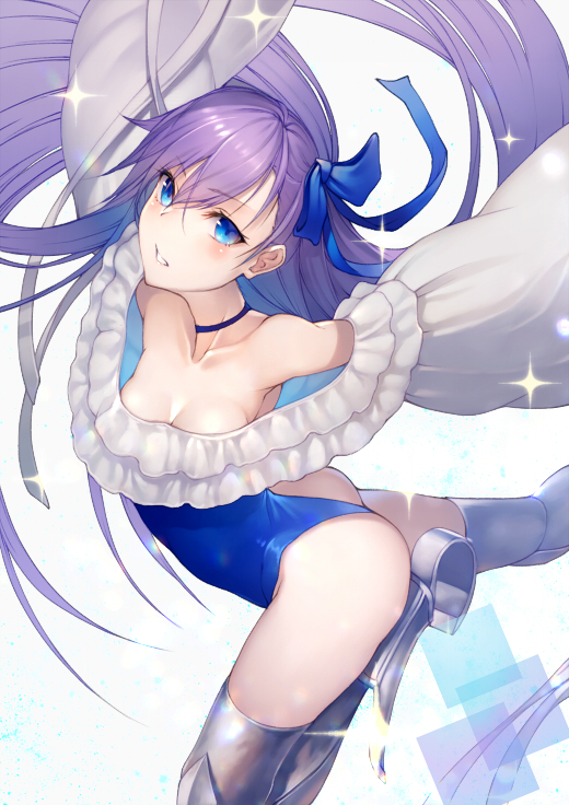 1girl ass bangs banned_artist bare_shoulders blue_bow blue_eyes blue_swimsuit blush bow breasts collarbone fate/grand_order fate_(series) frills greaves hair_between_eyes hair_bow kyoeiki long_hair long_sleeves looking_at_viewer meltryllis meltryllis_(swimsuit_lancer)_(fate) navel one-piece_swimsuit puffy_sleeves purple_hair simple_background sleeves_past_fingers sleeves_past_wrists small_breasts solo sparkle swimsuit thighs very_long_hair white_background