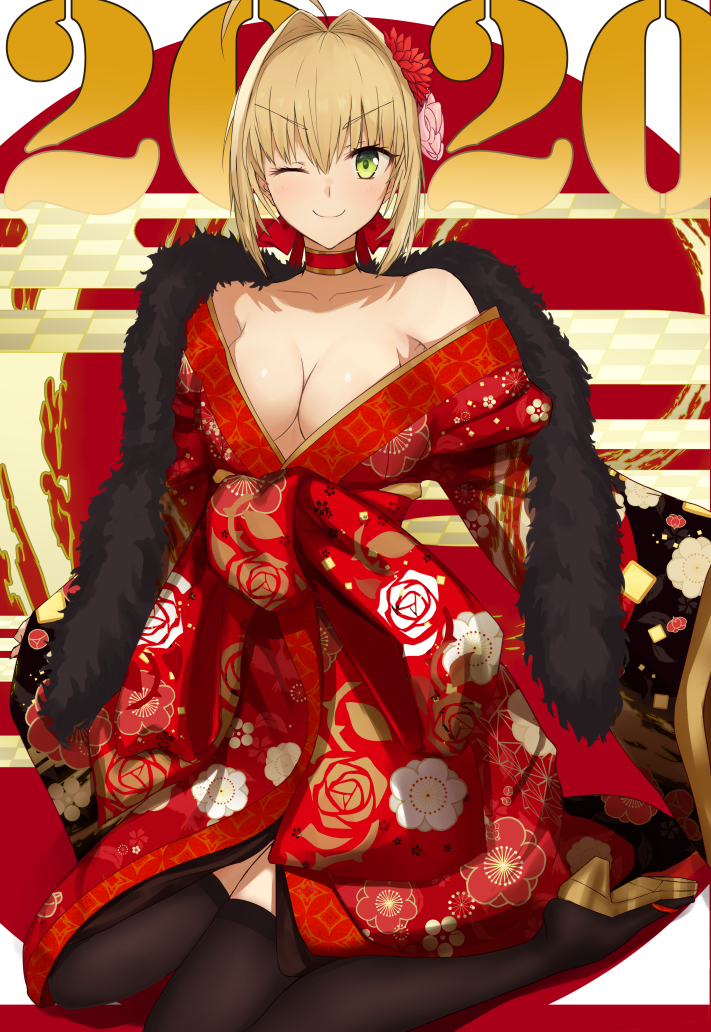 1girl 2020 ahoge akatsuki_ikki bangs bare_shoulders black_legwear blonde_hair breasts choker cleavage closed_mouth collarbone fate/extra fate_(series) feather_boa floral_print flower green_eyes hair_between_eyes hair_flower hair_intakes hair_ornament hair_ribbon japanese_clothes kimono large_breasts long_hair long_sleeves looking_at_viewer nero_claudius_(fate) nero_claudius_(fate)_(all) off_shoulder one_eye_closed red_kimono red_ribbon ribbon sash sitting smile solo thighhighs wariza wide_sleeves