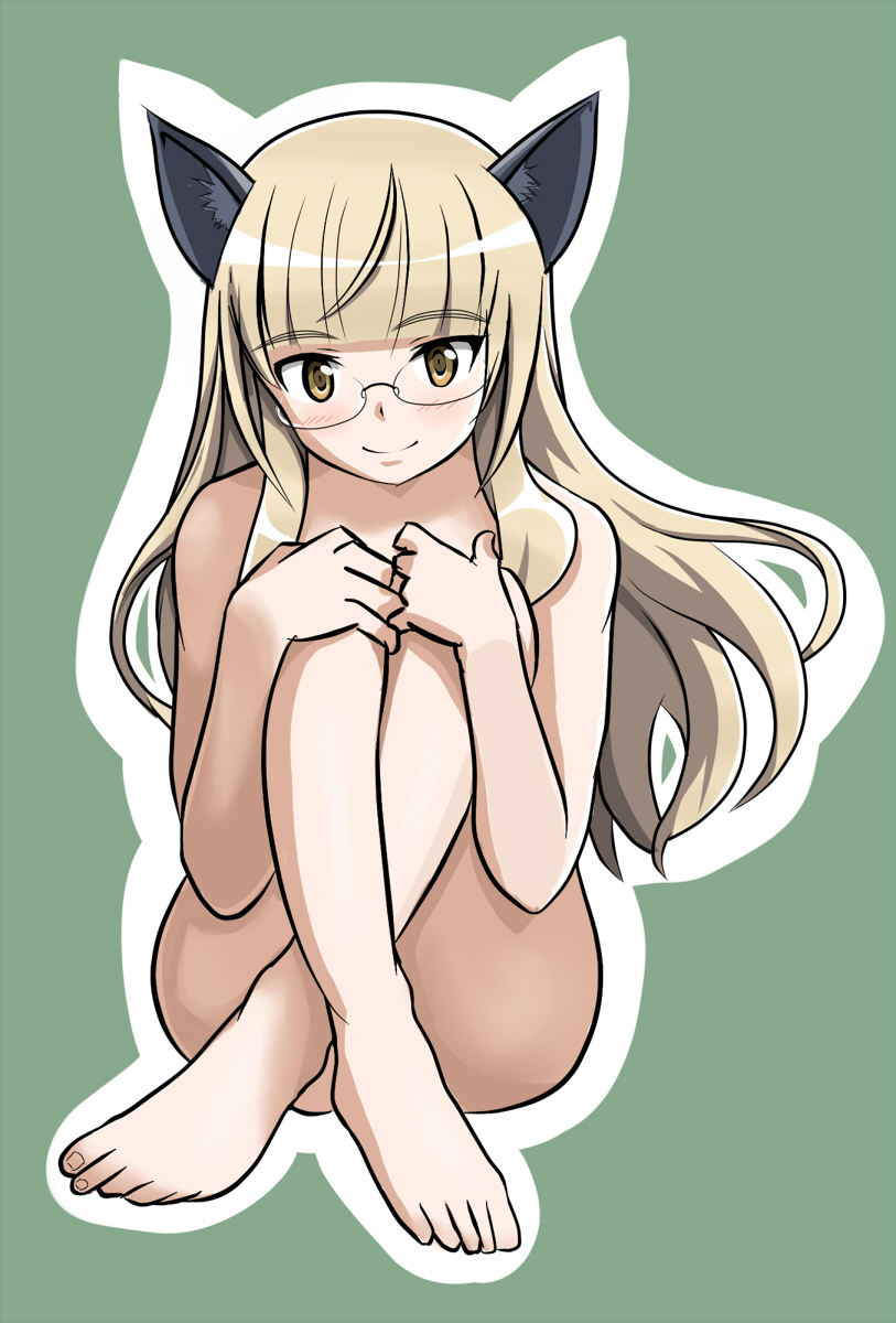 1girl animal_ears blonde_hair blush cat_ears closed_mouth crossed_legs eyebrows_visible_through_hair full_body green_background highres long_hair looking_at_viewer monousa nude perrine_h_clostermann shiny shiny_hair simple_background sitting smile solo strike_witches world_witches_series yellow_eyes