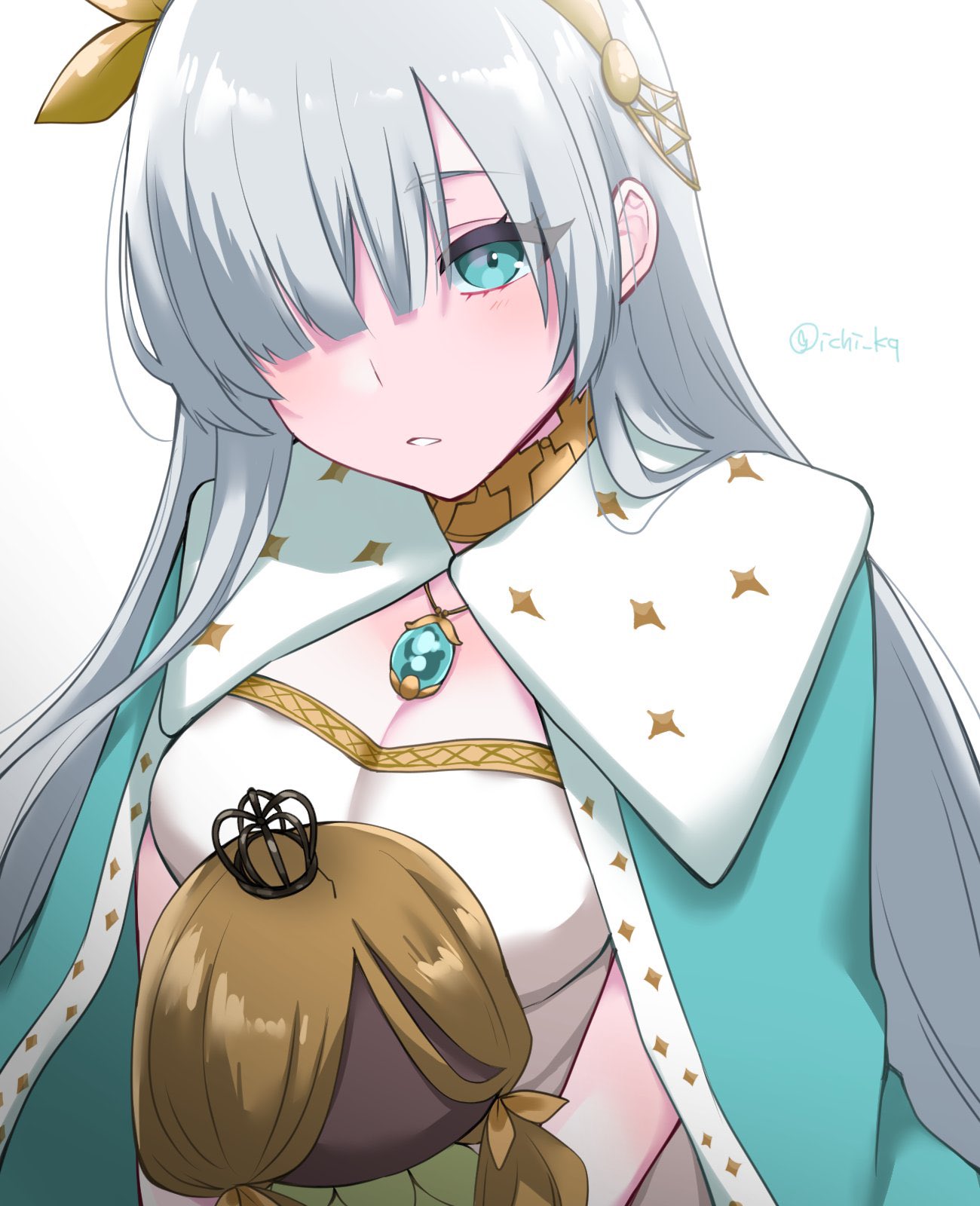 1girl anastasia_(fate) bangs blue_eyes breasts cape commentary cross crown doll eyebrows_visible_through_hair eyelashes eyes_visible_through_hair fate/grand_order fate_(series) fur_coat hair_ornament hair_over_one_eye hairband highres holding holding_doll ichi_kq jewelry long_hair medium_breasts mini_crown pendant silver_hair solo twitter_username upper_body viy_(fate) white_background