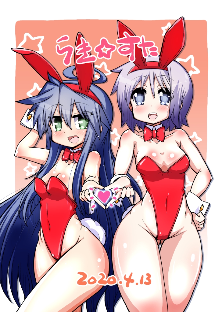 2girls ahoge animal_ears ass_visible_through_thighs blue_eyes blue_hair bow bowtie breasts bunny_ears bunnysuit commentary_request cowboy_shot detached_collar gradient gradient_background green_eyes hand_on_hip highleg highleg_leotard hiiragi_tsukasa index_finger_raised izumi_konata leotard long_hair looking_at_viewer lucky_star mizushima_(p201112) multiple_girls purple_hair red_background red_leotard red_neckwear short_hair small_breasts smile starry_background strapless strapless_leotard tareme white_background wide_hips wrist_cuffs