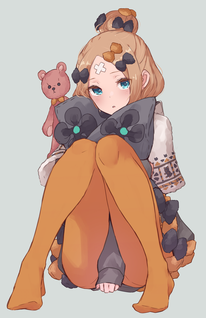 1girl abigail_williams_(fate/grand_order) bandaid bandaid_on_forehead blue_eyes bow fate/grand_order fate_(series) grey_background hair_bow hair_bun kopaka_(karda_nui) looking_at_viewer open_mouth orange_legwear pantyhose simple_background sitting sleeves_past_wrists solo stuffed_animal stuffed_toy teddy_bear