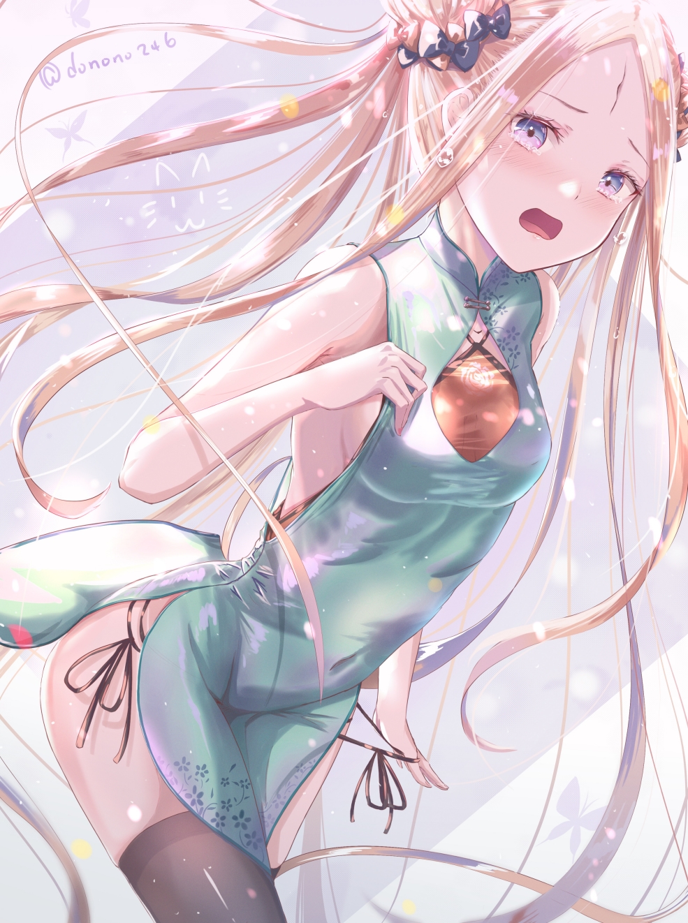 1girl abigail_williams_(fate/grand_order) bangs bare_shoulders black_bow blonde_hair blue_eyes blush bow breasts china_dress chinese_clothes dress fate/grand_order fate_(series) forehead grey_legwear hair_bow highres kinom_(sculpturesky) long_hair looking_at_viewer multiple_bows open_mouth orange_bow parted_bangs pelvic_curtain side_slit sidelocks small_breasts thighhighs thighs white_dress