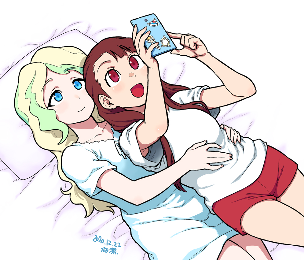 2girls bed_sheet blonde_hair blue_eyes blush brown_hair casual cellphone diana_cavendish fingernails green_hair holding holding_phone hug hug_from_behind kagari_atsuko little_witch_academia long_hair lying_on_person multicolored_hair multiple_girls open_mouth pajamas phone pillow red_eyes red_shorts shirt shorts smartphone smile t-shirt torso_grab tsukudani_(coke-buta) two-tone_hair yuri