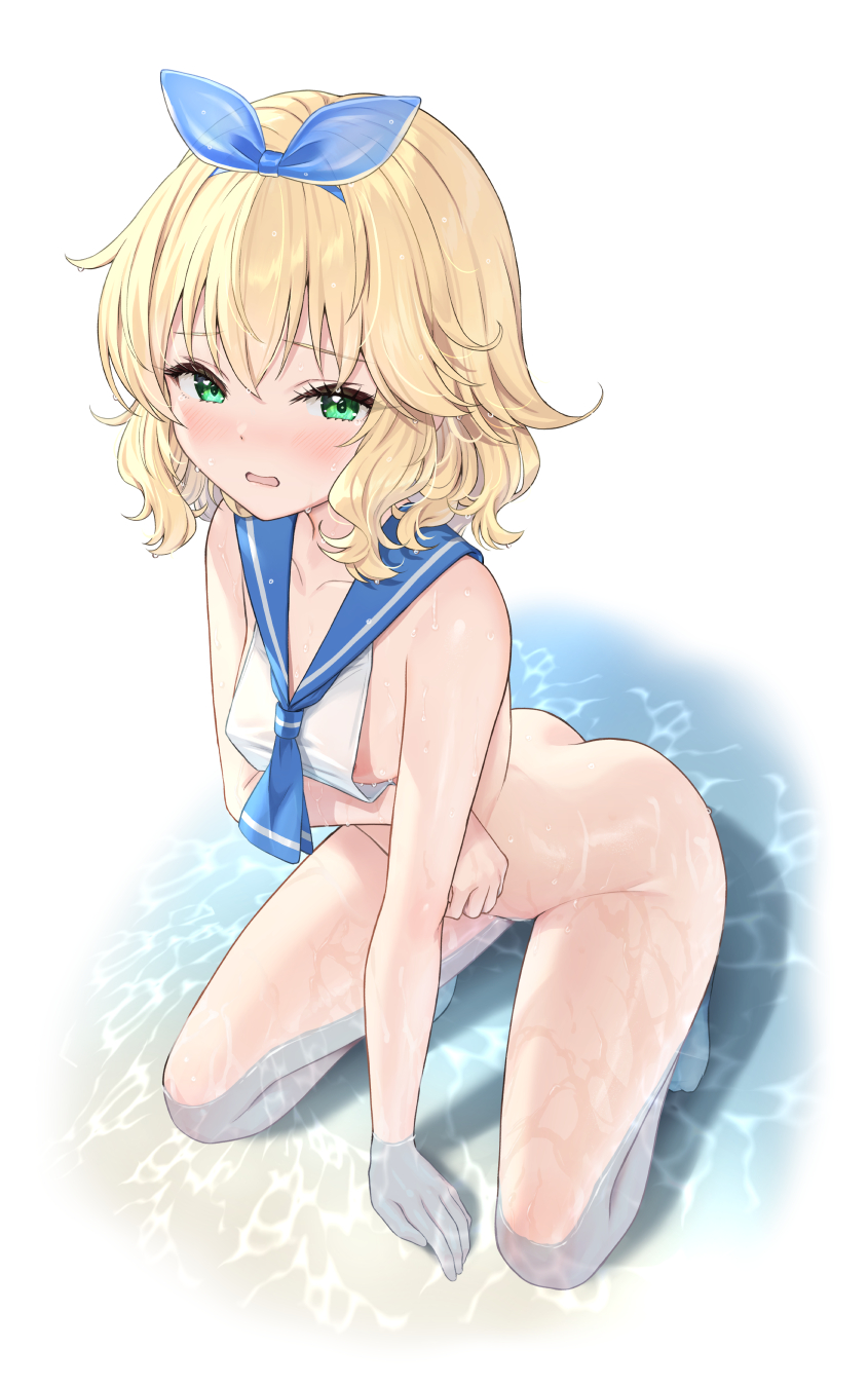 1girl arm_under_breasts ass bare_arms bare_shoulders barefoot blonde_hair blue_bow blue_sailor_collar blush bottomless bow bow_hairband breast_curtains collarbone embarrassed flat_chest full_body green_eyes hairband highres idolmaster idolmaster_cinderella_girls idolmaster_cinderella_girls_u149 kneeling matanonki no_bra nose_blush open_mouth sailor_collar sailor_swimsuit_(idolmaster) sakurai_momoka shallow_water short_hair simple_background solo thighs water wet white_background