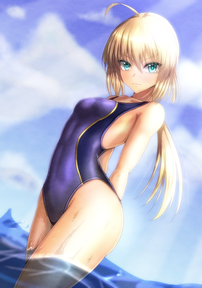 1girl arms_behind_back artoria_pendragon_(all) blonde_hair blue_eyes blue_sky cloud commentary_request competition_swimsuit cowboy_shot day dutch_angle fate/grand_order fate/stay_night fate_(series) free_note017 green_eyes looking_at_viewer one-piece_swimsuit outdoors purple_swimsuit saber sky soaking_feet solo standing swimsuit water