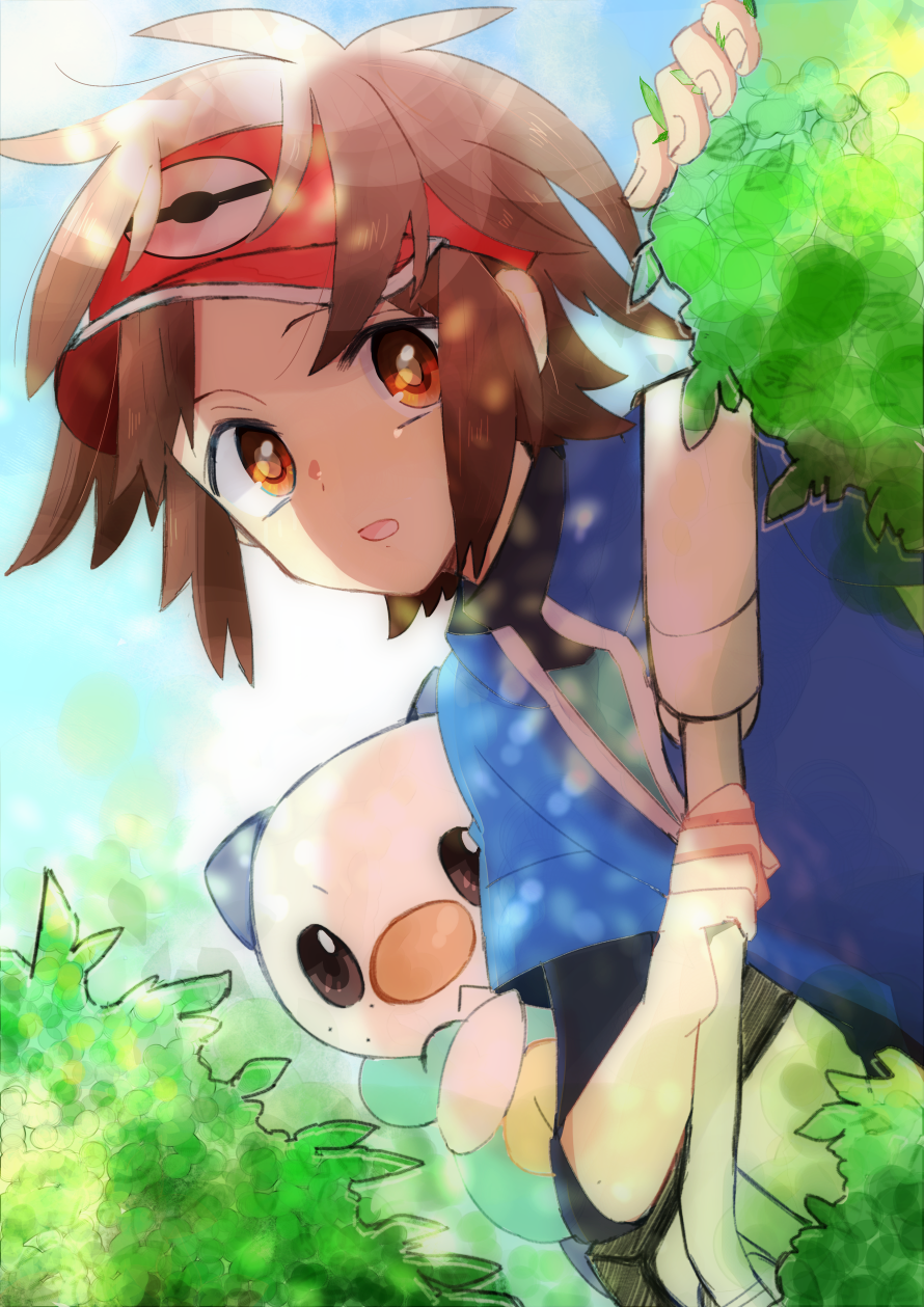 1boy blue_jacket bodysuit brown_eyes brown_hair commentary_request day highres holding_strap jacket male_focus misha_(ohds101) nate_(pokemon) open_mouth oshawott outdoors poke_ball_print pokemon pokemon_(creature) pokemon_(game) pokemon_bw2 red_headwear short_hair short_sleeves tongue visor_cap white_bag