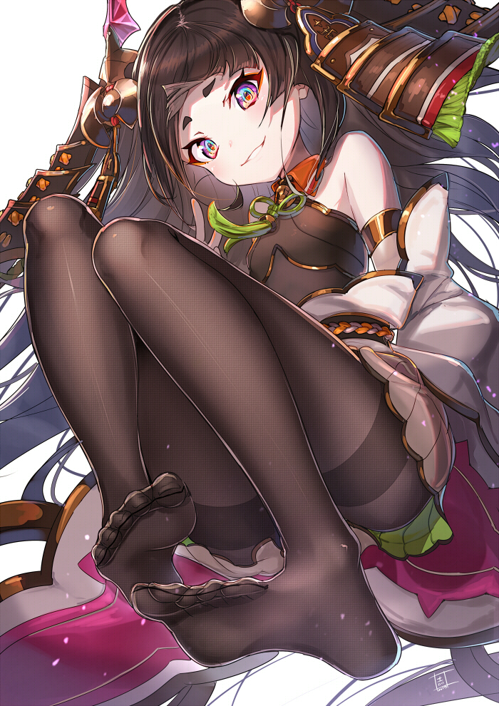 1girl akaitera armor banned_artist bare_shoulders black_legwear brown_hair brown_legwear brown_skirt commentary_request convenient_leg detached_sleeves feet flat_chest foot_focus fuuchingiri_mitsuyo grin headgear japanese_clothes legs long_hair looking_at_viewer multicolored_eyes pantyhose purple_eyes short_eyebrows signature simple_background skirt smile soles solo tenka_hyakken thighband_pantyhose toes twintails very_long_hair white_background