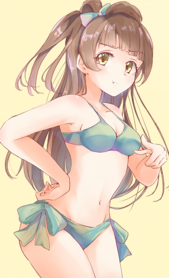 1girl angry ass bikini bow breasts brown_hair brown_pupils cleavage collarbone cowboy_shot eyebrows_visible_through_hair green_bikini green_bow groin hand_on_hip leaning leaning_to_the_side legs legs_together long_hair love_live! medium_breasts minami_kotori navel omoi_seiji pastel_colors pointing pointing_at_viewer ponytail pout simple_background solo source_request swimsuit tareme thighs waist_bow yellow_background yellow_eyes