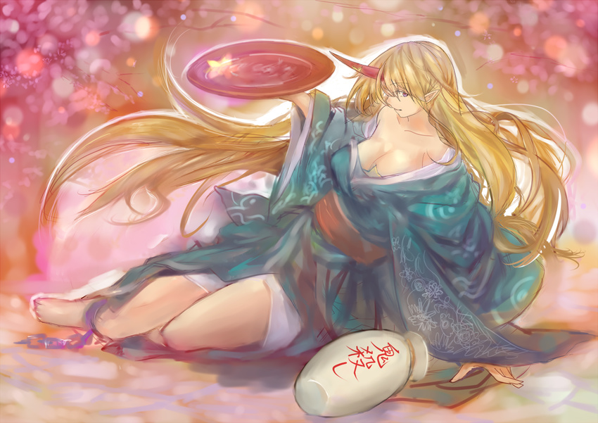 alcohol barefoot blonde_hair breasts cleavage cup horn hoshiguma_yuugi hoshiguma_yuugi_(promo) japanese_clothes kimono large_breasts long_hair pointy_ears red_eyes sakazuki sake solo touhou unco_(pixiv457393) very_long_hair