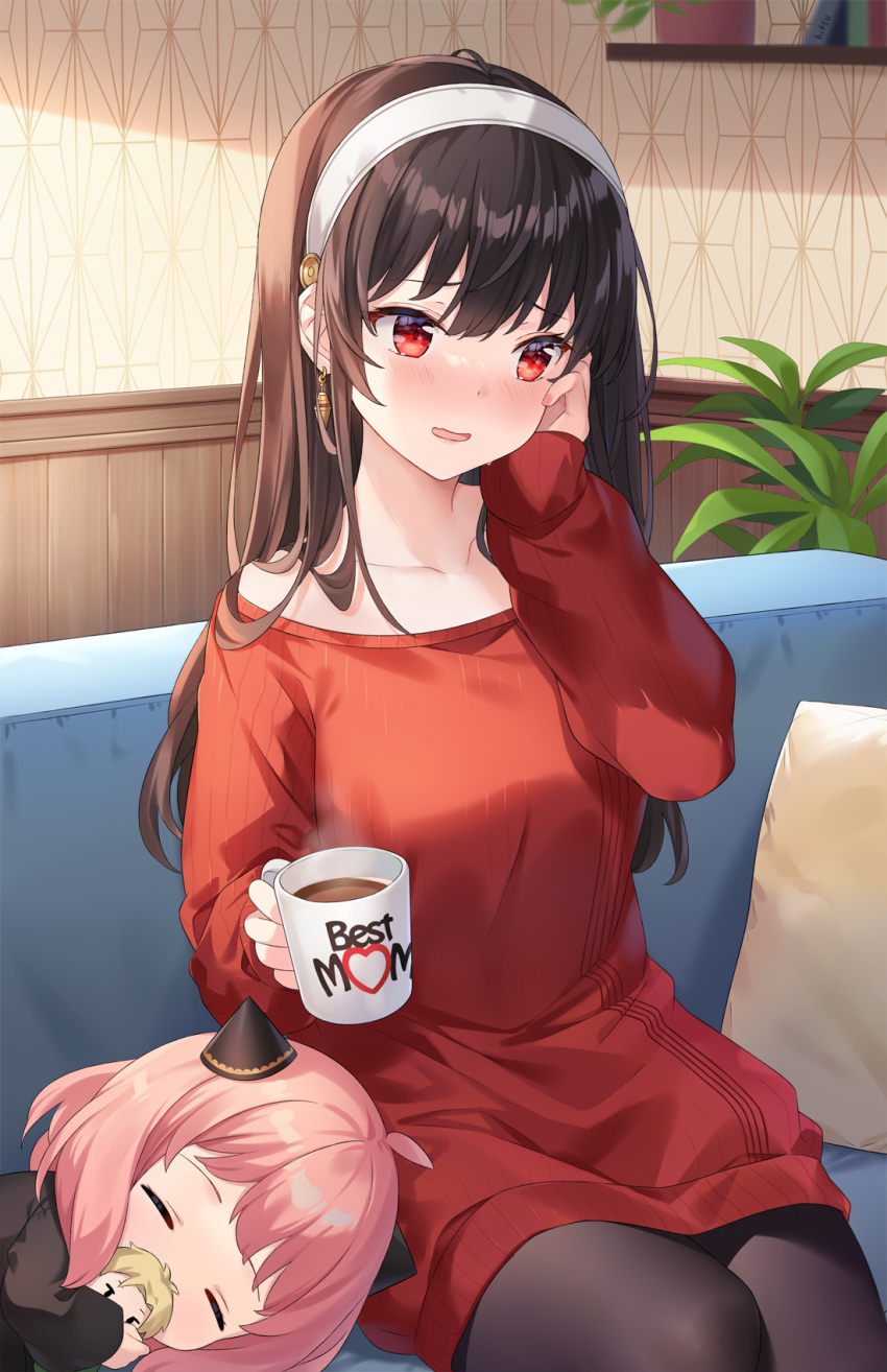 2girls anya_(spy_x_family) bangs black_hair black_legwear blush book breasts character_doll closed_eyes coffee_mug collarbone commentary couch cup doll earrings english_commentary hair_cones hairband hand_on_own_cheek hand_on_own_face highres hitsukuya holding holding_cup indoors jewelry large_breasts long_hair long_sleeves looking_to_the_side lying mug multiple_girls off-shoulder_sweater off_shoulder on_side open_mouth pantyhose pillow pink_hair plant potted_plant print_mug red_eyes red_sweater shelf sidelocks sitting spy_x_family steam sweater thighs twilight_(spy_x_family) yor_briar
