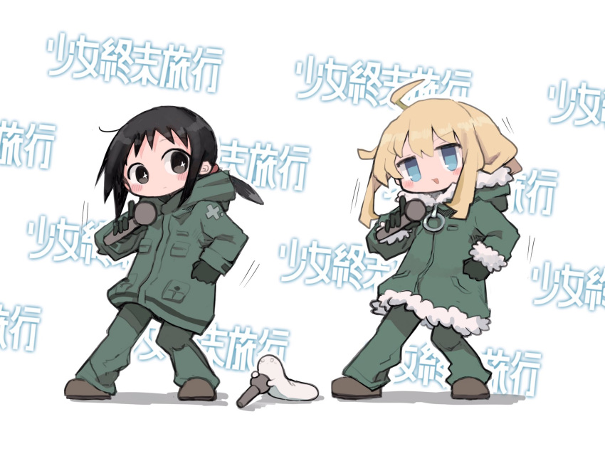 &lt;o&gt;_&lt;o&gt; 2girls black_eyes black_hair blonde_hair blue_eyes blush chibi chito_(shoujo_shuumatsu_ryokou) coat eyebrows_visible_through_hair fur-trimmed_coat fur_trim gloves green_coat green_gloves green_pants highres holding holding_microphone jacket looking_at_viewer low_twintails microphone multiple_girls no_headwear no_helmet nuko_(shoujo_shuumatsu_ryokou) pants shoujo_shuumatsu_ryokou taipe_pepe twintails yuuri_(shoujo_shuumatsu_ryokou)