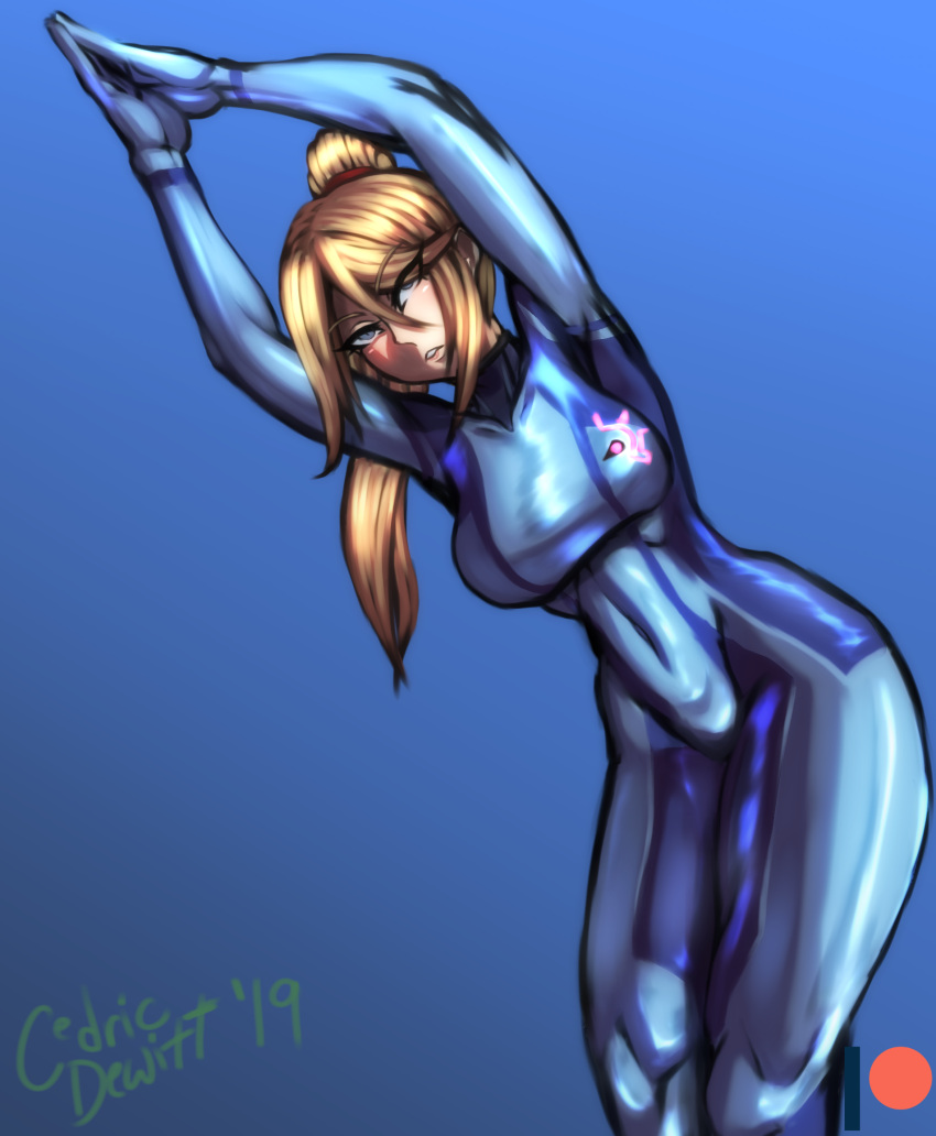 1girl arms_up artist_name bangs blonde_hair blue_bodysuit blue_eyes blush bodysuit breasts cedric_dewitt english_commentary feet_out_of_frame highres large_breasts long_hair looking_at_viewer metroid own_hands_together parted_lips patreon_logo ponytail samus_aran sidelocks skin_tight solo teeth zero_suit