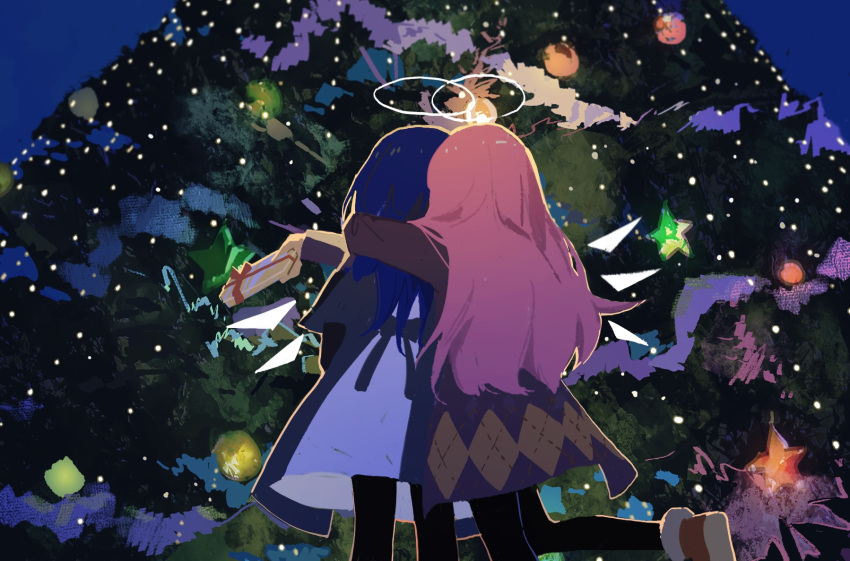 2girls argyle arknights back_bow bauble black_bow black_dress black_legwear blue_background blue_hair bow box christmas christmas_tree detached_wings dress energy_wings facing_away from_behind gift gift_box halo highres holding holding_gift hug kuangbaodunliangzuzhang lemuen_(arknights) long_hair mostima_(arknights) multiple_girls no_horns pantyhose pink_hair standing standing_on_one_leg star_(symbol) wings yuri