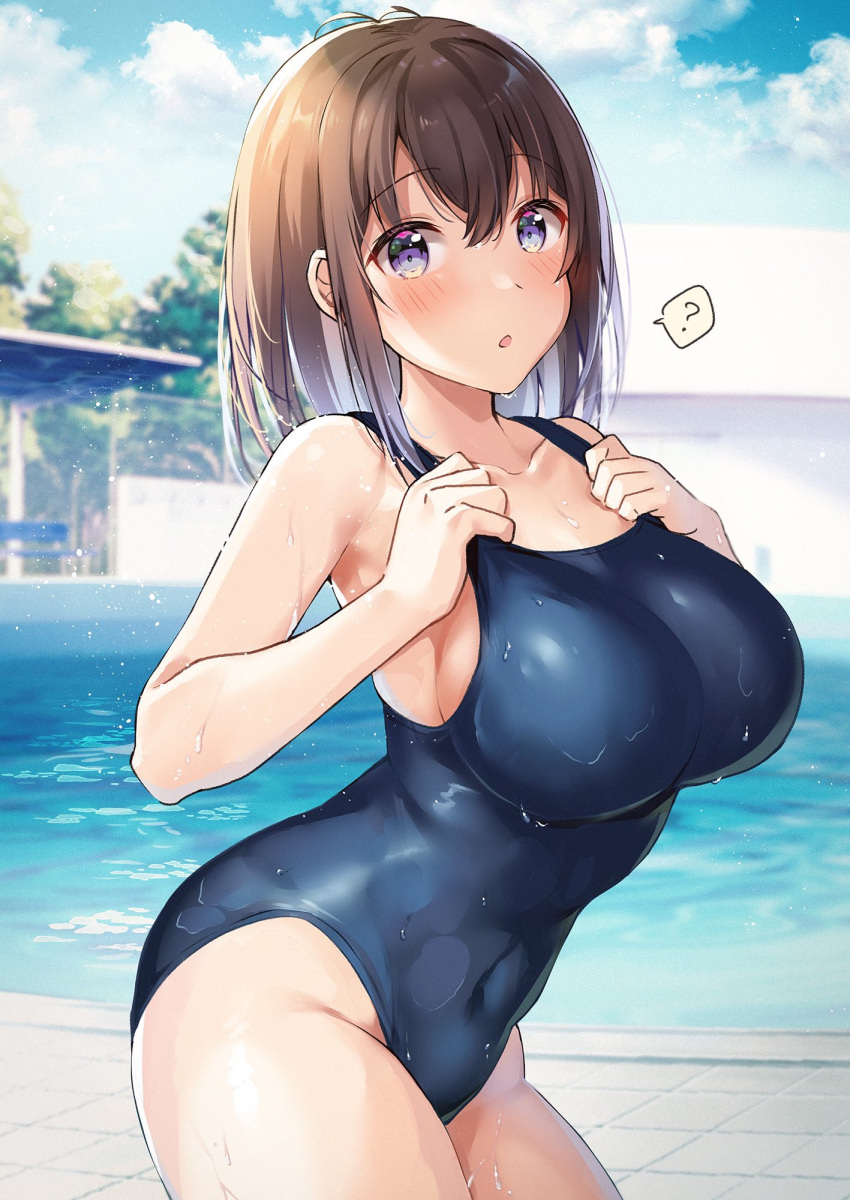 1girl ? arched_back bangs bare_arms black_swimsuit breasts brown_hair collarbone commentary_request covered_navel day eyebrows_visible_through_hair fence hair_between_eyes highres large_breasts looking_at_viewer medium_hair one-piece_swimsuit open_mouth original outdoors pool poolside purple_eyes shiro_kuma_shake sideboob solo spoken_question_mark standing swimsuit tree wet