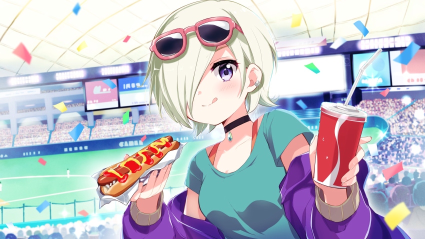 1girl :q absurdres aqua_shirt audience baseball_stadium black_choker blonde_hair blush breasts choker commentary confetti cup disposable_cup drink drinking_straw earclip eyebrows_behind_hair eyewear_on_head food hair_over_one_eye hara_yui highres holding holding_drink holding_food hot_dog indoors jacket ketchup licking_lips looking_at_viewer love_live! love_live!_nijigasaki_high_school_idol_club medium_breasts mia_taylor mustard off_shoulder open_clothes open_jacket purple_eyes purple_jacket shirt short_hair solo t-shirt teardrop_necklace tongue tongue_out