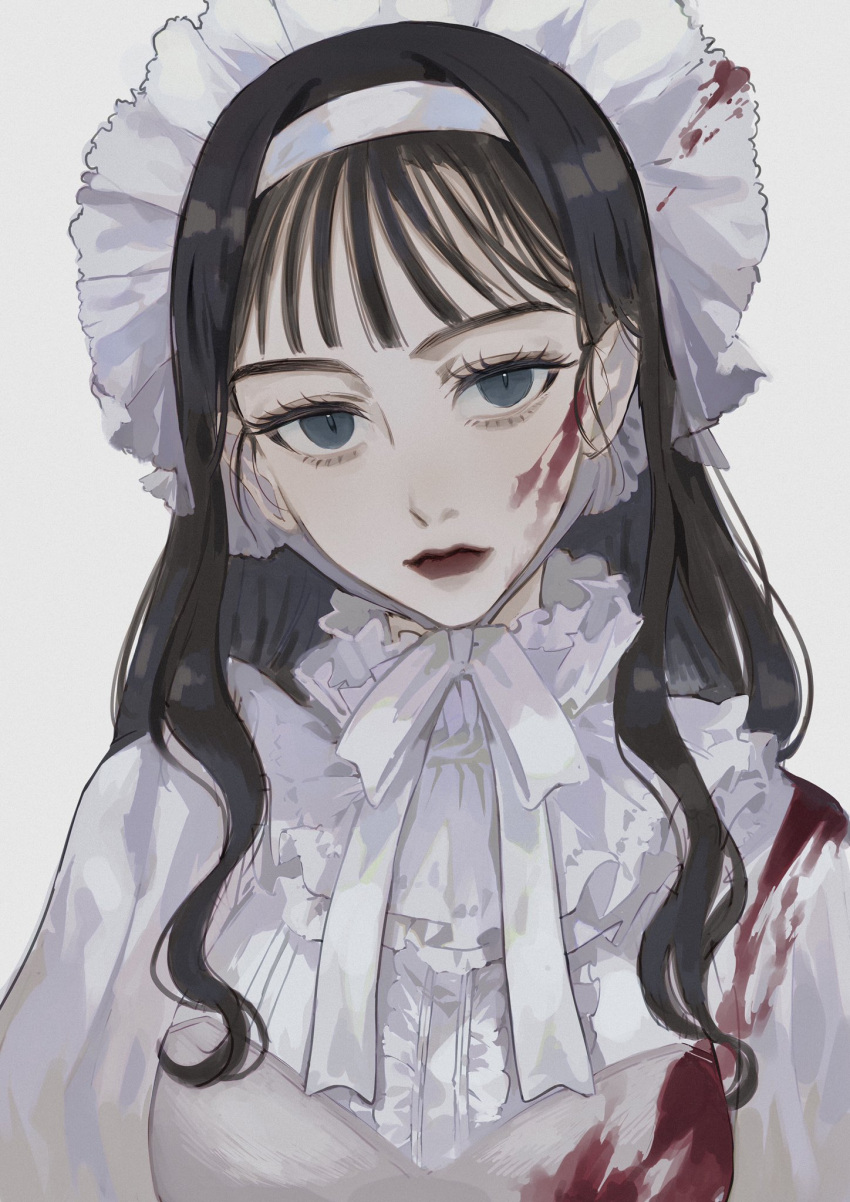 1girl black_hair blood blood_on_clothes blood_on_face blue_eyes bow closed_mouth eyelashes frills grey_background hairband highres long_eyelashes long_hair original red_eyes remon_(10112) simple_background slit_pupils solo upper_body white_bow white_hairband white_theme