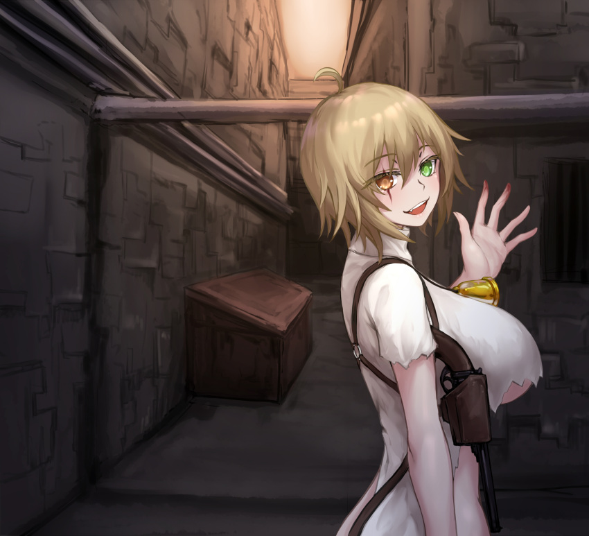 1girl ahoge alley bangs bell blonde_hair blood blush breasts brown_eyes building cafe_no_zombi-ko chinese_commentary commentary_request dumpster eyebrows_visible_through_hair green_eyes gun hair_between_eyes heterochromia highres holstered_weapon large_breasts long_sleeves looking_at_viewer looking_to_the_side open_mouth project_upd8 shirt short_hair smile solo torn_clothes underboob upper_body virtual_youtuber weapon white_shirt yeklsa