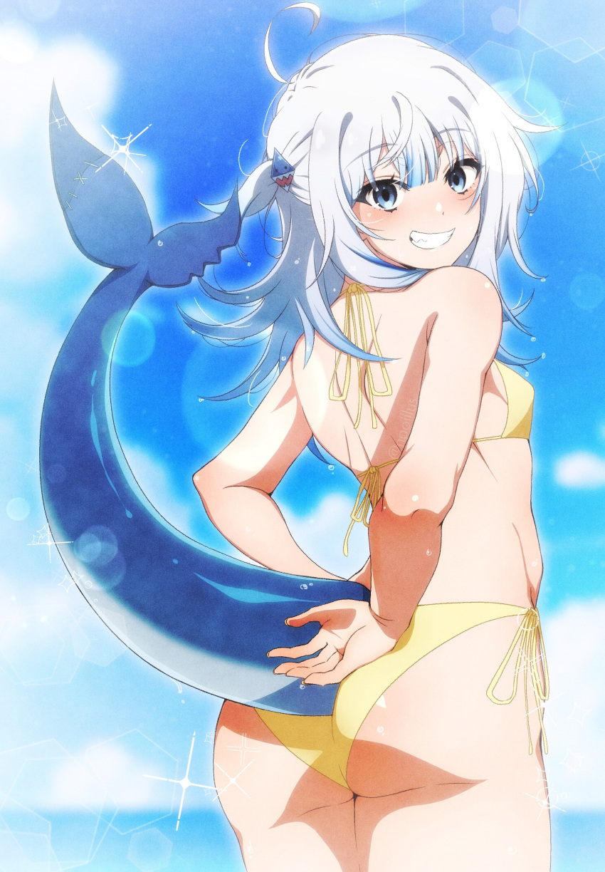 1girl absurdres arms_behind_back ass back bangs beach bikini blue_eyes blue_hair blue_sky breasts cloud day fish_tail from_behind gawr_gura grin halterneck highres hololive hololive_english lens_flare looking_at_viewer looking_back medium_hair multicolored_hair naoillus outdoors shark_girl shark_tail sky small_breasts smile solo streaked_hair sunlight swimsuit tail two-tone_hair virtual_youtuber white_hair yellow_bikini
