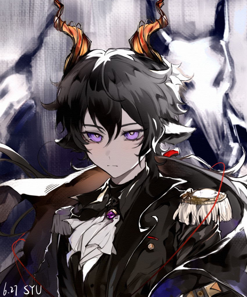 1boy animal_ears arknights ascot ayu_(e975364474) bangs black_hair black_jacket brooch commentary_request ebenholz_(arknights) goat_ears goat_horns hair_between_eyes highres horns jacket jewelry male_focus purple_eyes short_hair solo upper_body white_ascot