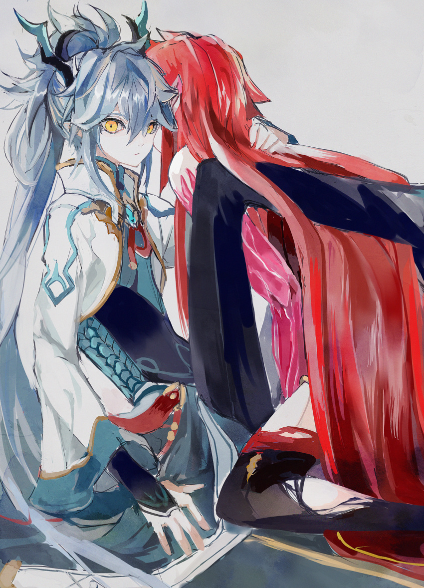 2boys blue_hair closed_mouth denif_(elsword) dragon_boy dragon_horns dragon_tail elsword facing_away highres horns hug kurayuki0404 long_hair long_sleeves looking_at_viewer multiple_boys otoko_no_ko pointy_ears ponytail red_hair rosso_(elsword) tail very_long_hair white_background yellow_eyes