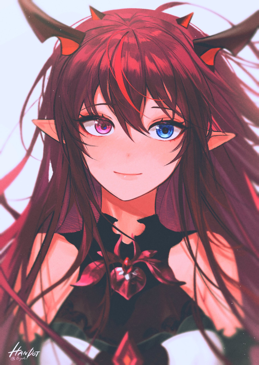 1girl black_dress blue_eyes blush breasts brooch closed_mouth commentary demon_horns detached_sleeves dress english_commentary eyebrows_behind_hair grey_background hair_between_eyes handot_(d_yot_) heart_brooch heterochromia highres hololive hololive_english horns irys_(hololive) jewelry lips long_hair looking_at_viewer medium_breasts multicolored_hair pointy_ears purple_eyes purple_hair red_hair signature simple_background smile solo streaked_hair twitter_username two-tone_dress two-tone_hair upper_body virtual_youtuber white_dress