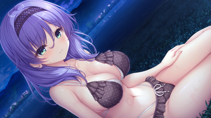 1girl aqua_eyes ayazuki_haruka bikini breasts dutch_angle frilled_bikini frills game_cg hairband hajimeru_sekai_no_risouron highres large_breasts long_hair looking_at_viewer mikagami_mamizu navel night official_art outdoors photoshop_(medium) polka_dot polka_dot_bikini purple_hair sitting smile solo swimsuit wet yokozuwari