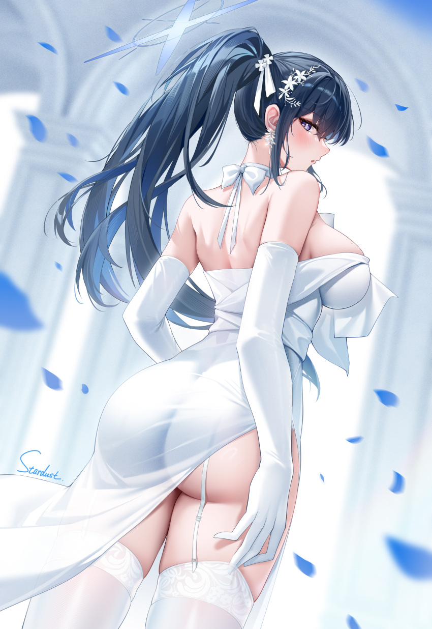 1girl absurdres ass black_hair blue_archive blue_eyes blue_hair blue_halo breasts choker colored_inner_hair dress elbow_gloves gloves halo highres large_breasts long_hair looking_at_viewer multicolored_hair official_alternate_costume saori_(blue_archive) saori_(dress)_(blue_archive) solo stardust_(chen'ai_weiding) strapless strapless_dress white_choker white_dress white_gloves