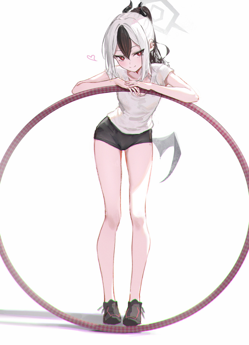 1girl arm_rest bare_legs black_footwear black_hair black_shorts blue_archive blush bright_pupils commentary demon_horns demon_wings double-parted_bangs full_body halo heart hidulume highres hoop horns hula_hoop kayoko_(blue_archive) leaning_on_object looking_at_viewer multicolored_hair ponytail red_eyes shirt short_shorts short_sleeves shorts simple_background single_wing smile solo two-tone_hair white_background white_hair white_pupils white_shirt wings
