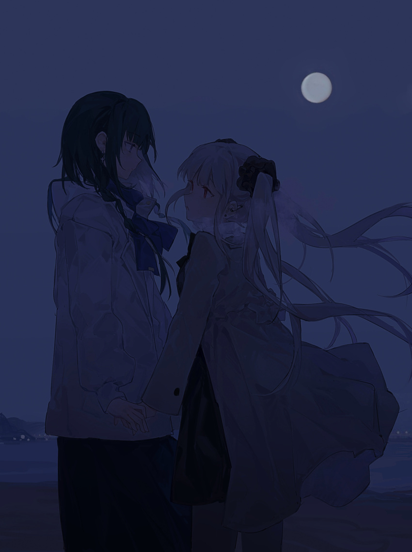 2girls beach black_hair closed_mouth cloud cloudy_sky coat commentary_request earrings from_side highres holding_hands horizon jewelry long_hair looking_at_another mechari medium_hair moon multiple_girls night night_sky original red_eyes sky standing twintails white_hair yuri