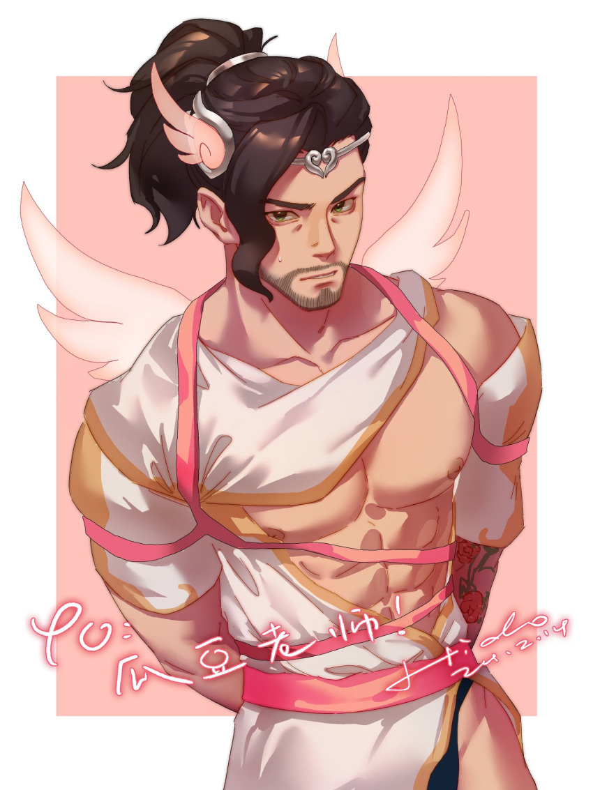 1boy abs bare_pectorals beard bound chinese_commentary chinese_text closed_mouth cupid cupid_hanzo dated expressionless facial_hair green_eyes hanzo_(overwatch) hido_hany highres looking_at_viewer male_focus muscular muscular_male nipples overwatch overwatch_1 overwatch_2 pectorals pink_rope ponytail rope serious simple_background solo upper_body wings