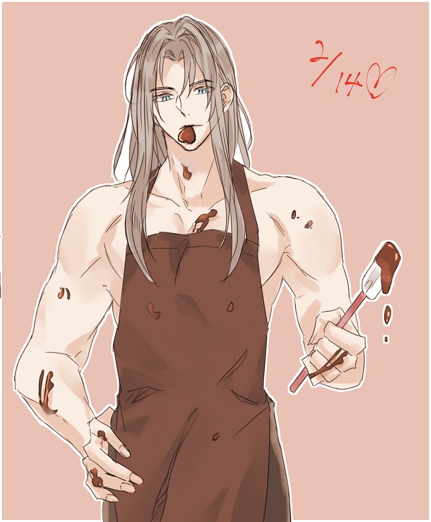 1boy advent-lezard alternate_costume apron bare_arms bare_shoulders blue_eyes brown_apron brown_pants chocolate chocolate_making chocolate_on_body chocolate_on_pectorals commentary_request dated final_fantasy final_fantasy_vii food_in_mouth food_on_body grey_hair hand_on_own_hip heart highres holding holding_spatula light_smile long_bangs long_hair male_focus muscular muscular_male outline pants parted_bangs pink_background sephiroth slit_pupils solo spatula upper_body valentine white_outline