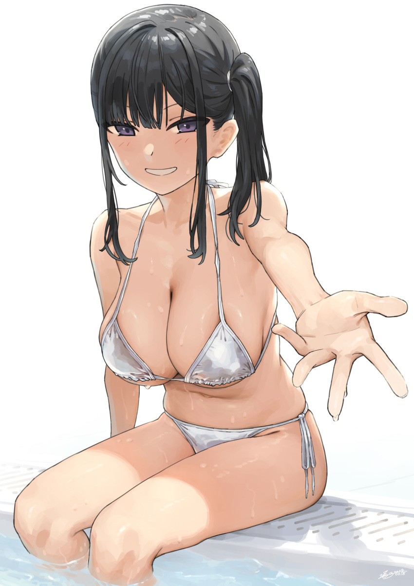 1girl bikini black_hair blush breasts collarbone commentary_request gaki_kyonyuu hair_over_shoulder highres kaedeko_(kaedelic) large_breasts long_hair looking_at_viewer one_side_up outstretched_hand partially_submerged pool purple_eyes sasaki_miyuki_(kaedeko) side-tie_bikini_bottom side_ponytail sidelocks signature simple_background sitting smile solo swimsuit water wet white_background white_bikini