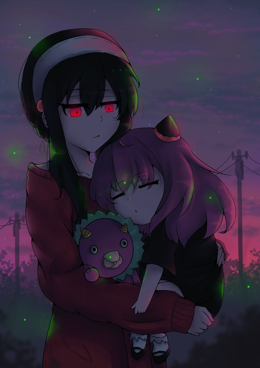 2girls absurdres anya_(spy_x_family) black_hair dusk fireflies full_body highres holding holding_stuffed_toy knottt long_hair multiple_girls pink_hair red_eyes size_difference smile spy_x_family standing stuffed_animal stuffed_toy upper_body yor_briar