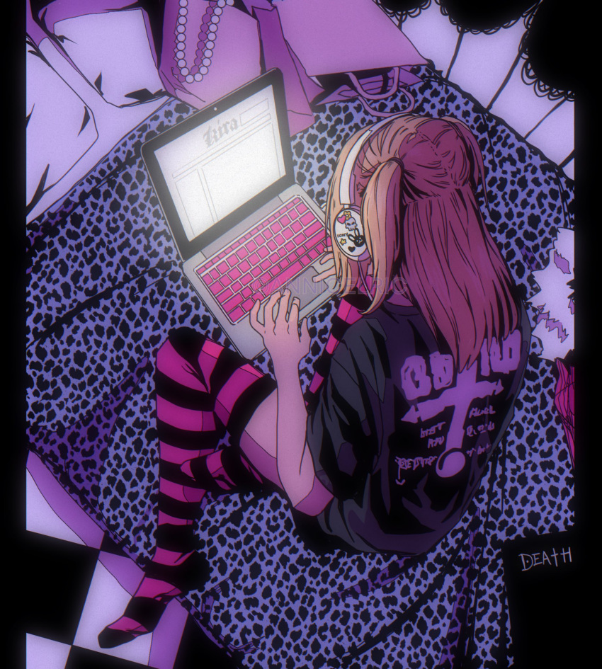 1girl amane_misa animal_print annicelric bag blonde_hair checkered_floor computer death_note death_note_(object) facing_away from_above from_behind full_body fur_trim headphones highres laptop leopard_print long_hair no_shoes on_bed pillow print_bed_sheet print_shirt shirt shopping_bag short_twintails sitting sitting_on_bed solo sticker striped striped_legwear t-shirt twintails