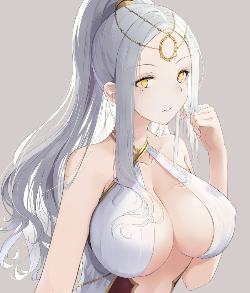 1girl bare_shoulders breasts cleavage cloudy.r dress epic_seven forehead grey_background grey_hair hair_ornament highres kise_(epic_seven) large_breasts long_hair looking_at_viewer mole mole_under_eye parted_lips ponytail simple_background solo white_dress yellow_eyes