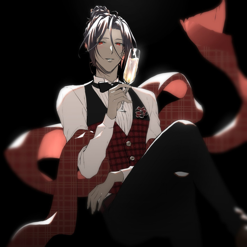 1boy black_background black_bow black_bowtie black_hair black_pants bow bowtie champagne_flute commentary_request crossed_legs cup drinking_glass hair_between_eyes hair_bun highres holding long_sleeves looking_at_viewer mahoutsukai_no_yakusoku male_focus pants parted_lips red_eyes shylock_bennett simple_background solo sonomi vest