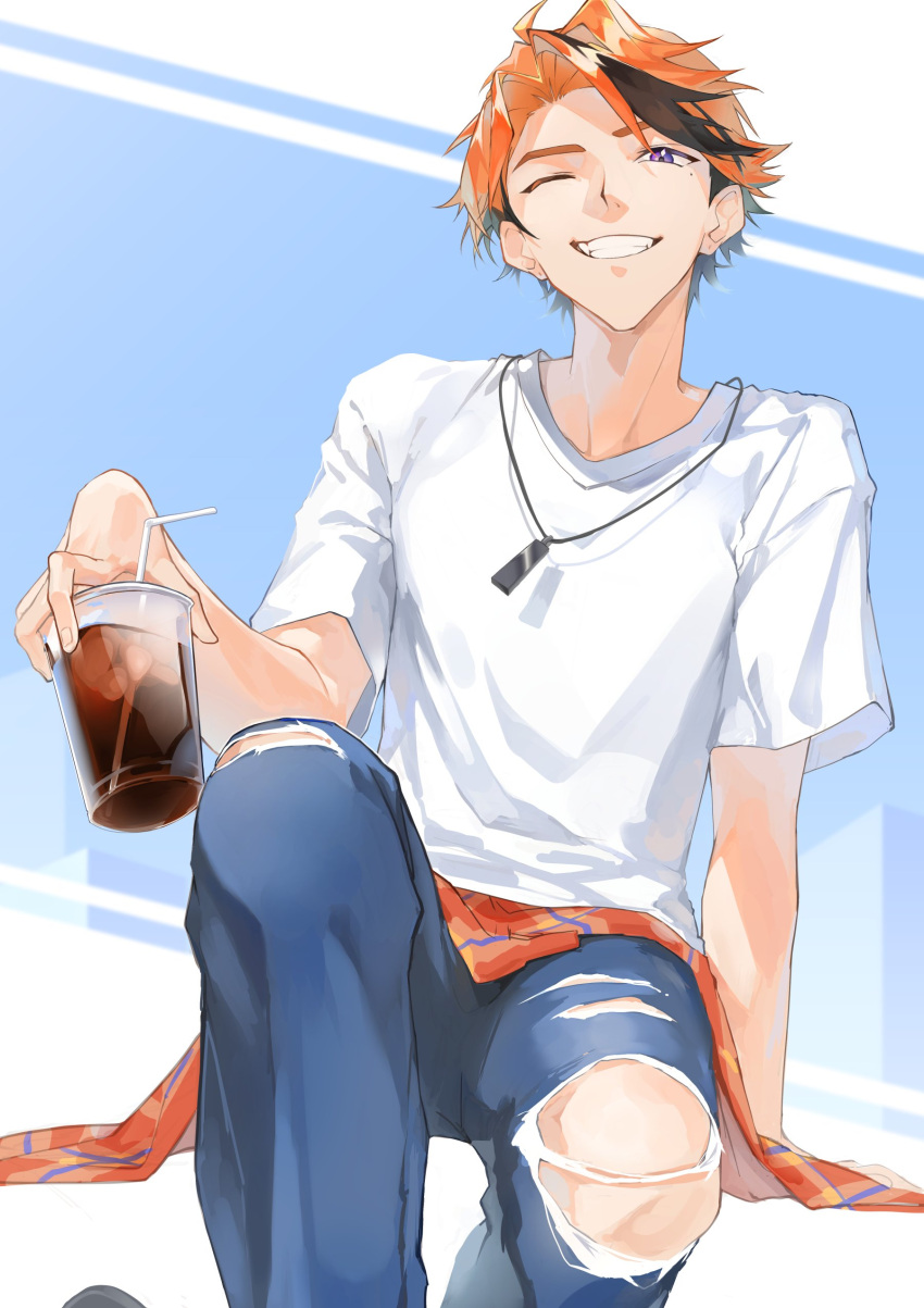 1boy absurdres ahoge arm_support bendy_straw black_hair blue_background blue_pants casual checkered_clothes clothes_around_waist cup curtained_hair denim disposable_cup drink drinking_straw feet_out_of_frame grin highres holding holding_cup holostars invisible_chair jeans jewelry looking_at_viewer mole mole_under_eye multicolored_hair official_alternate_costume one_eye_closed orange_hair pants pendant purple_eyes shirt short_hair short_sleeves sitting smile streaked_hair t-shirt torn_clothes torn_jeans torn_pants two-tone_background v-neck virtual_youtuber watari_tuna white_background white_shirt yukoku_roberu