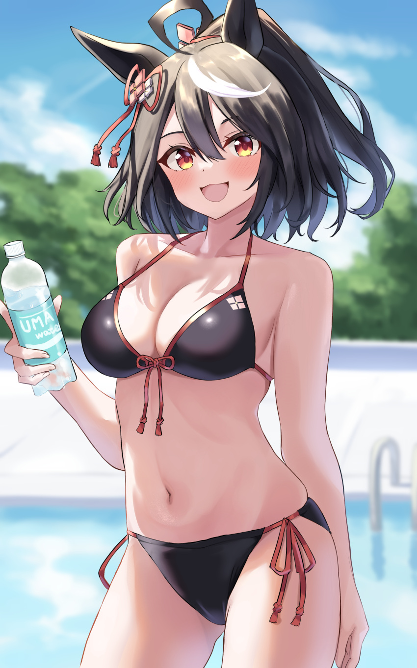 1girl :d absurdres ahoge animal_ears ass_visible_through_thighs bangs bikini black_bikini black_hair blurry blurry_background blush bottle breasts cleavage cowboy_shot day depth_of_field front-tie_bikini front-tie_top highres holding holding_bottle horse_ears kitasan_black_(umamusume) kohaku_teru large_breasts looking_at_viewer multicolored_hair open_mouth outdoors pool red_eyes red_ribbon ribbon short_hair short_ponytail side-tie_bikini skindentation smile solo streaked_hair swimsuit two-tone_hair umamusume water_bottle white_hair