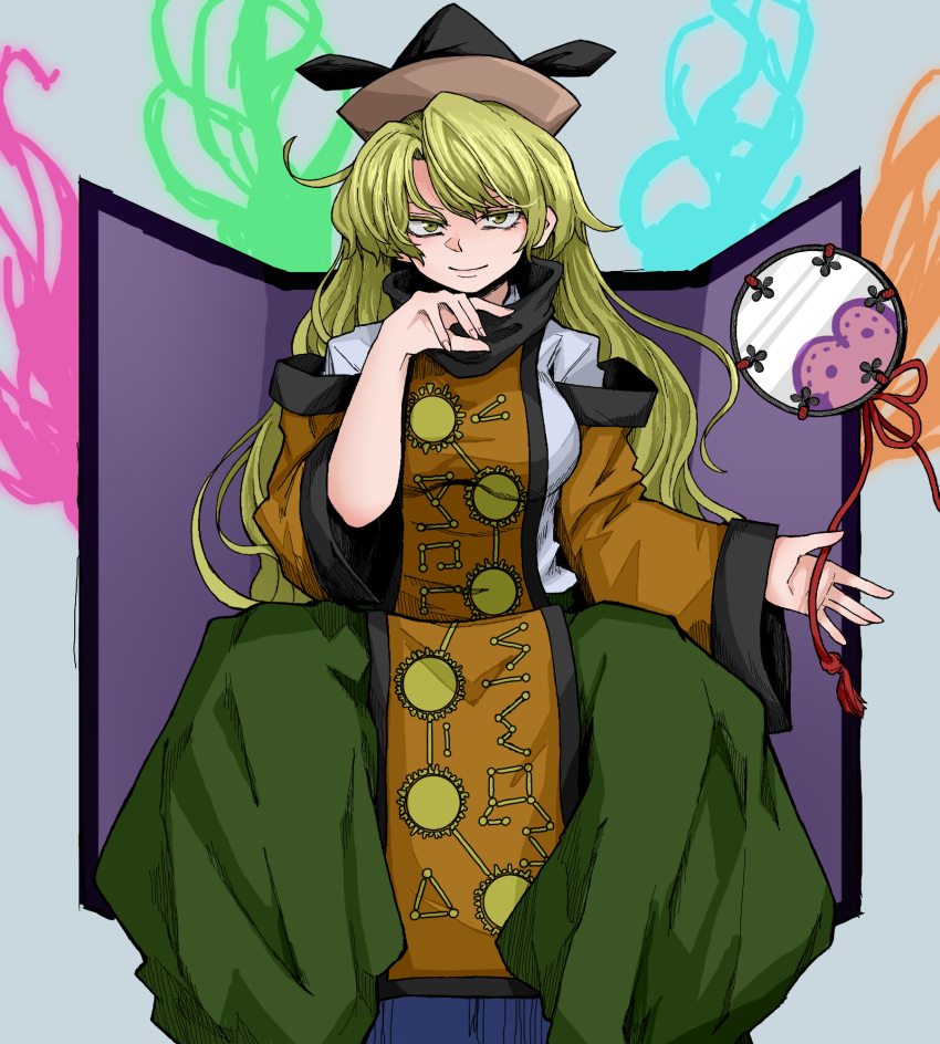 1girl black_headwear blonde_hair breasts closed_mouth constellation_print drum fe_(tetsu) green_skirt grey_background hat highres instrument large_breasts long_hair matara_okina orange_sleeves simple_background sitting skirt smile solo tabard touhou tsuzumi wide_sleeves yellow_eyes