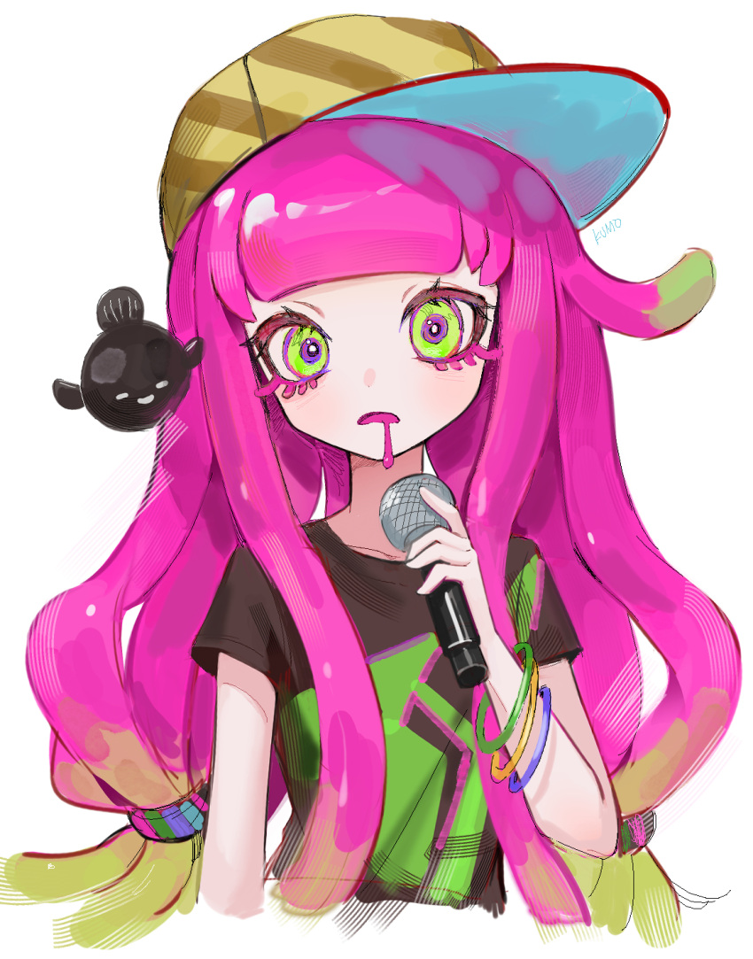 1girl artist_name bangs baseball_cap black_shirt blunt_bangs bracelet bright_pupils clownfish colored_eyelashes drooling fish frown green_eyes green_hair hand_up harmony's_clownfish_(splatoon) harmony_(splatoon) hat highres holding holding_microphone jewelry kumo_(kumo_hsc0216) looking_at_viewer low_twintails microphone multicolored_clothes multicolored_eyes multicolored_hair multicolored_headwear open_mouth pink_eyes pink_hair purple_eyes shirt short_sleeves sideways_hat simple_background splatoon_(series) splatoon_3 striped striped_headwear tentacle_hair twintails two-tone_hair white_background white_pupils