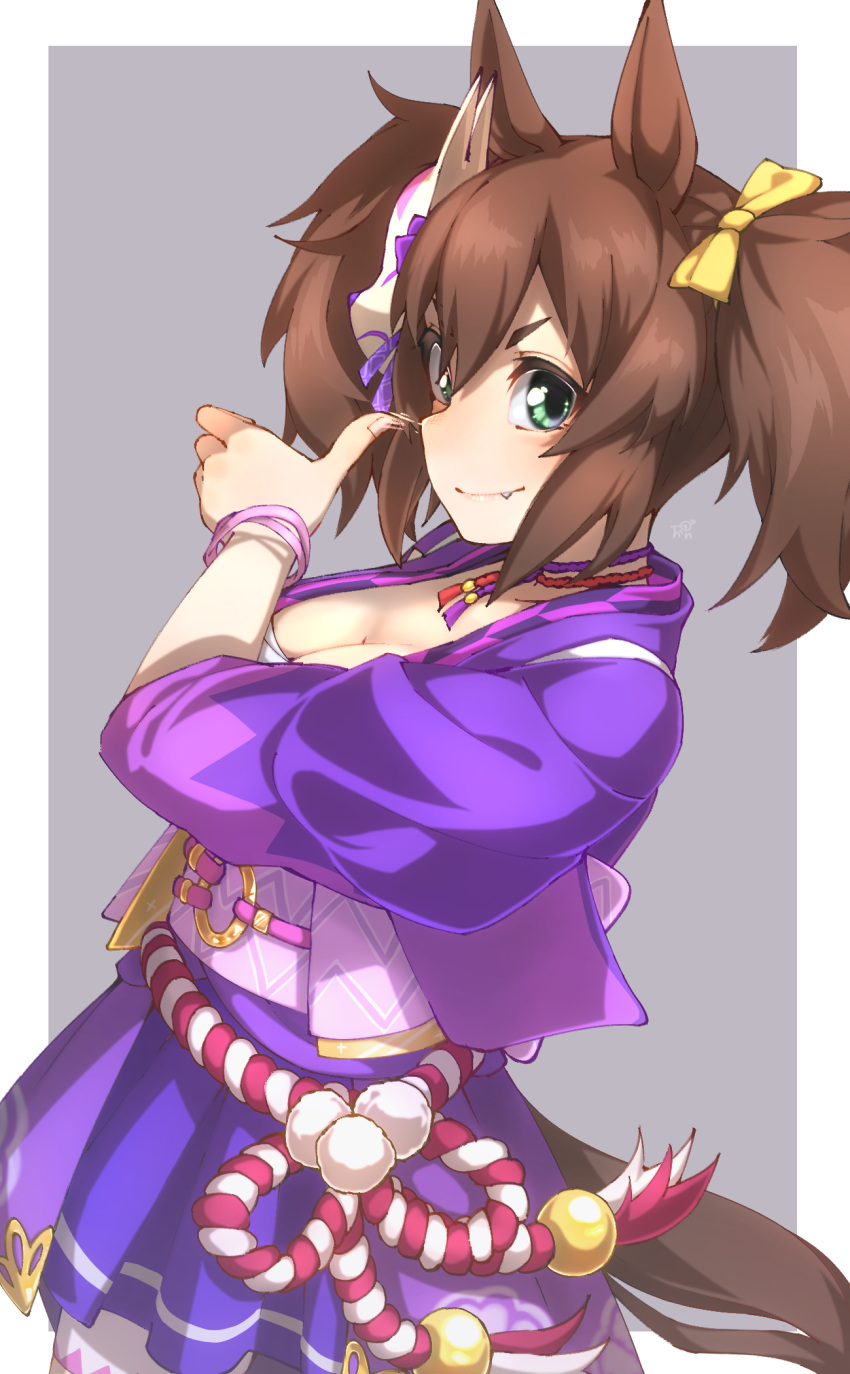 1girl animal_ears bangs bow breasts brown_hair cleavage commentary_request fang fang_out fox_mask green_eyes grey_background hair_between_eyes hair_bow highres horse_ears horse_girl horse_tail inari_one_(umamusume) large_breasts long_hair looking_at_viewer mask mask_on_head purple_skirt simple_background skirt smile solo tail thin_(suzuneya) twintails umamusume yellow_bow