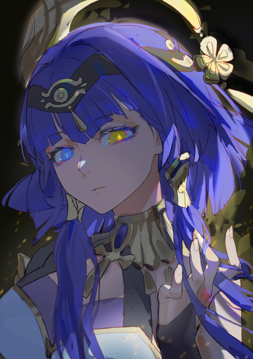 1girl absurdres ankh bangs blue_eyes breasts candace_(genshin_impact) cleavage dark-skinned_female dark_skin genshin_impact hair_ornament hairband heterochromia highres jewelry long_hair looking_at_viewer medium_breasts short_hair_with_long_locks sidelocks solo xiaoxiaoanye yellow_eyes