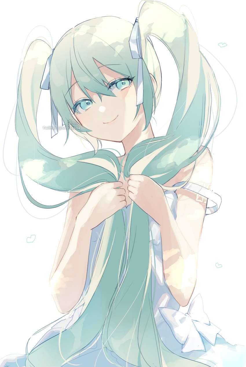 1girl absurdres bangs bare_arms bare_shoulders bow closed_mouth commentary_request dress green_eyes green_hair grey_bow hair_between_eyes hair_bow hands_up hatsune_miku heart highres holding holding_hair long_hair signature simple_background sleeveless sleeveless_dress smile sofra solo strap_slip twintails twitter_username very_long_hair vocaloid white_background white_bow white_dress