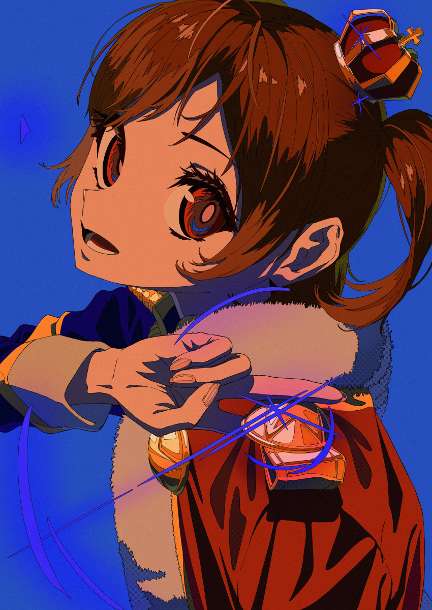 1girl absurdres aijou_karen bangs blue_background blue_jacket brown_eyes brown_hair buttons commentary crown epaulettes eyelashes fingernails from_side fur-trimmed_jacket fur_trim hand_up highres holding holding_button jacket jacket_on_shoulders long_sleeves looking_at_viewer looking_to_the_side lower_teeth mini_crown nasu_(nasu8901) one_side_up parted_lips red_jacket short_hair shoujo_kageki_revue_starlight sideways_glance simple_background solo sparkle swept_bangs teeth tilted_headwear upper_body
