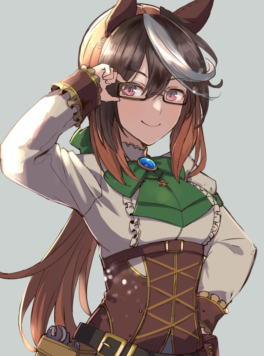 1girl absurdres animal_ears brooch brown_hair commentary corset cosplay glasses grey_background highres horse_ears horse_girl jewelry kusanagi_kaoru long_hair multicolored_hair narita_taishin_(difference_engineer)_(umamusume) narita_taishin_(umamusume) narita_taishin_(umamusume)_(cosplay) ponytail purple_eyes shirt simple_background smile solo symboli_rudolf_(umamusume) umamusume upper_body white_hair white_shirt wings_of_iron:_hazy_tales_(umamusume)