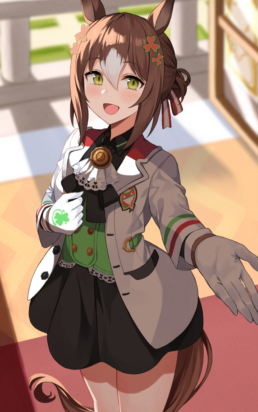 1girl animal_ears asato_(fadeless) bangs black_shirt black_skirt blush brown_hair clover_hair_ornament collared_shirt feet_out_of_frame fine_motion_(umamusume) gloves green_eyes hair_bun hair_ornament highres horse_ears horse_girl horse_tail jacket long_sleeves medium_hair multicolored_hair open_mouth outstretched_arm reaching_out shirt skirt smile solo standing tail two-tone_hair umamusume white_gloves white_jacket