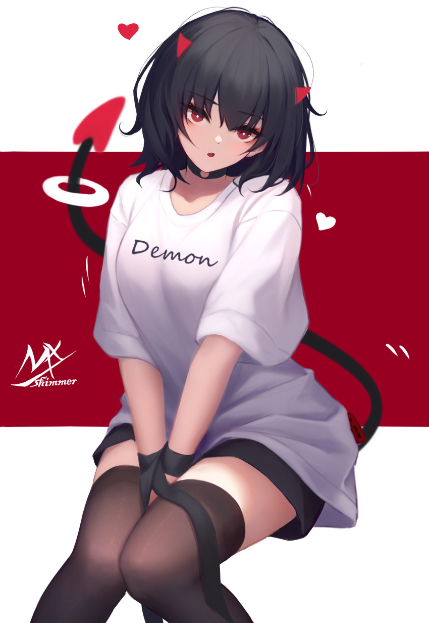 1girl artist_name bangs between_legs black-haired_demon_girl_(shimmer) black_choker black_hair black_shorts brown_thighhighs choker clothes_writing collarbone demon_girl demon_horns demon_tail english_text feet_out_of_frame hair_between_eyes hand_between_legs head_tilt heart highres horns knees_together_feet_apart looking_at_viewer original parted_lips red_background red_eyes shimmer shirt short_shorts short_sleeves shorts signature solo tail thighhighs two-tone_background white_background white_shirt wide_sleeves