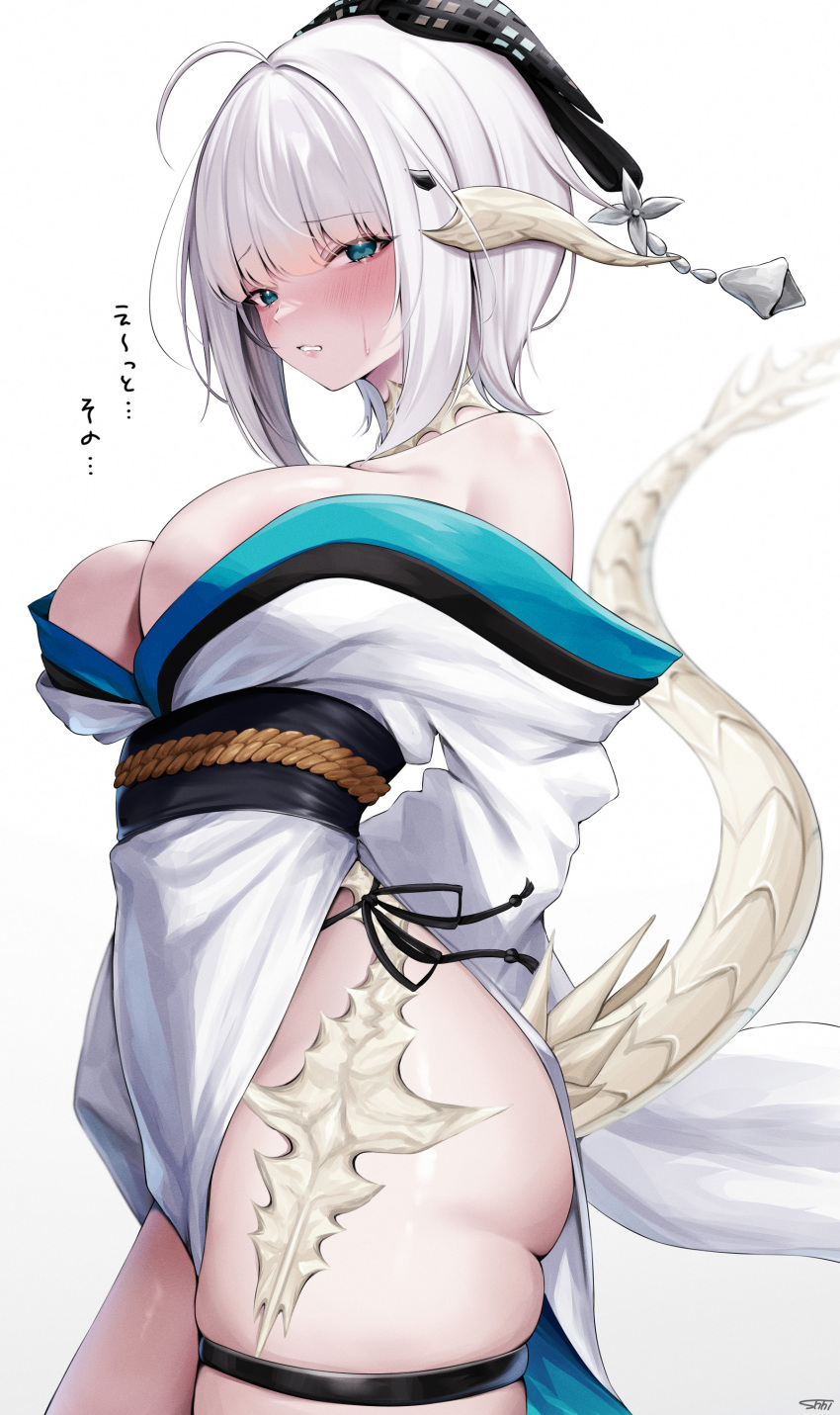 1girl absurdres ahoge arms_behind_back au_ra bare_shoulders blue_eyes blush breasts commentary_request dragon_girl dragon_horns dragon_tail final_fantasy final_fantasy_xiv from_side gradient_background highres horns japanese_clothes kimono large_breasts looking_at_viewer no_panties obi off_shoulder sash scales shhilee short_hair side_slit solo sweat tail thigh_strap thighs warrior_of_light_(ff14) white_hair white_kimono