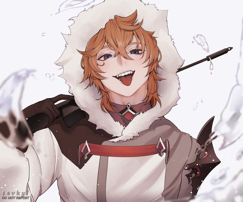 1boy artist_name blue_eyes fangs fur-trimmed_hood fur_trim genshin_impact highres hood hood_up hooded_jacket jacket male_focus orange_hair red_hair sevkyi simple_background solo tartaglia_(genshin_impact) teeth tongue tongue_out upper_body white_background white_jacket